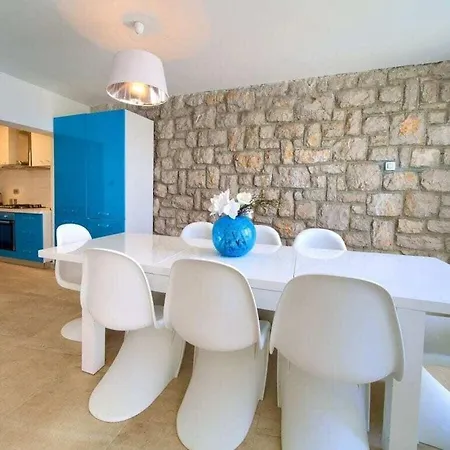 Vinodol Comfortable *