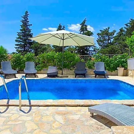 Vinodol Comfortable Villa