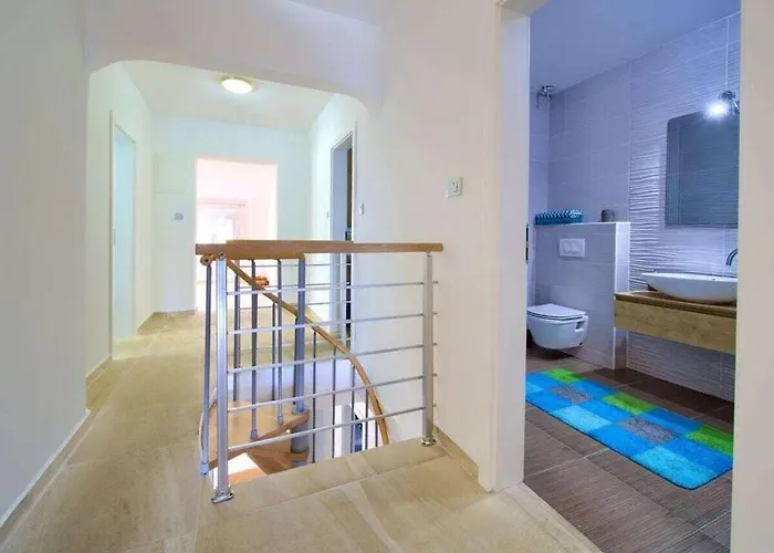Vinodol Comfortable Villa Novi Vinodolski