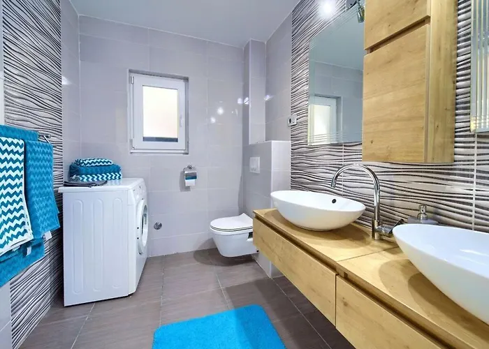 Vinodol Comfortable Villa